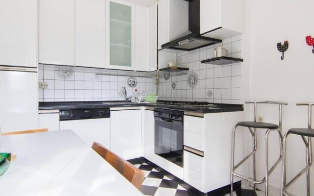 Apt 80 m2, wifi, jacuzzi, 5 guests, 10 m center