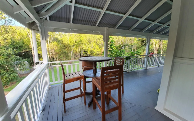 Airlie Beach Eco Cabins - Adults only