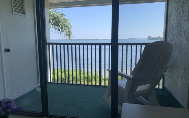 Runaway Bay Resort by BBG