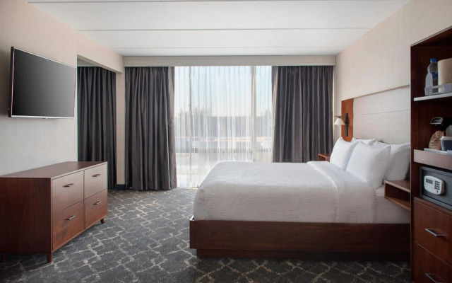 Four Points by Sheraton Philadelphia Northeast