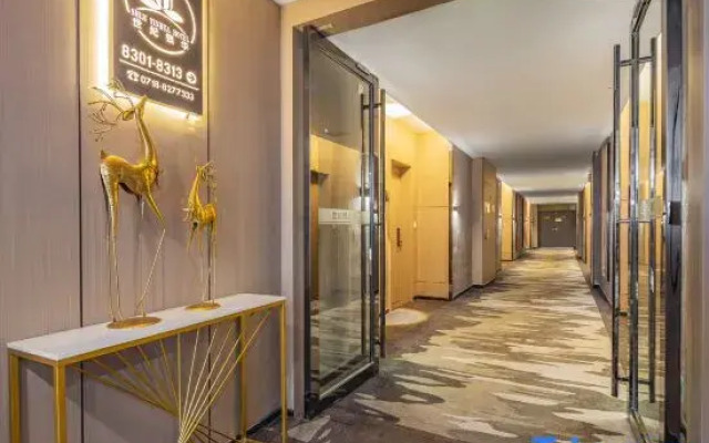 Shiji Huayin Hotel