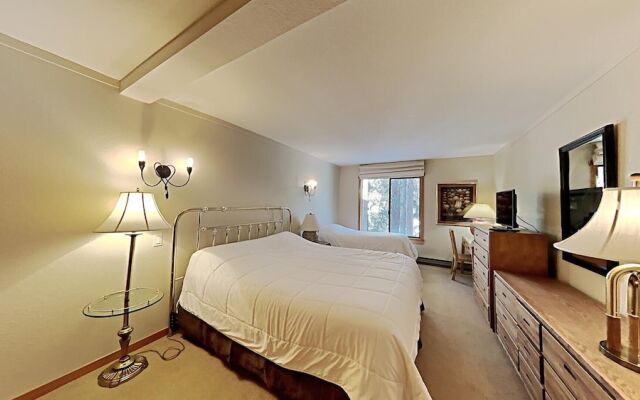 One Bedrooms At Snowbird Condos Slopeside - Free Wifi & Assigned Parking!