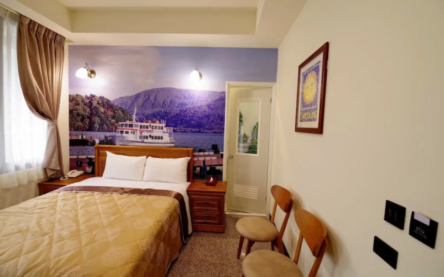 Lucky Hotel