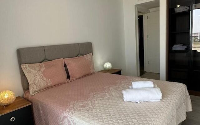 9 Grand Sapphire 2 Bed 2 Bath Pool Beach