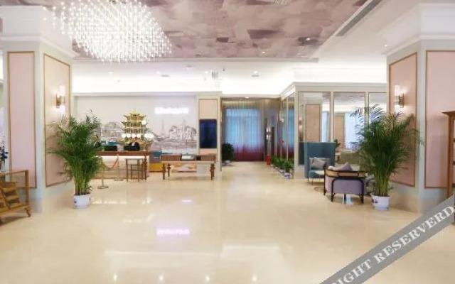 Mercure Hotel (Wuhan Yangluo Development Zone)