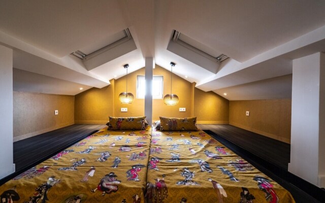 Akicity Alfama Selected