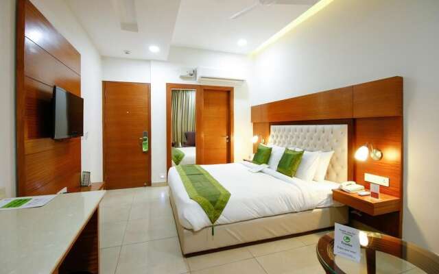 Mint Hotel Premia