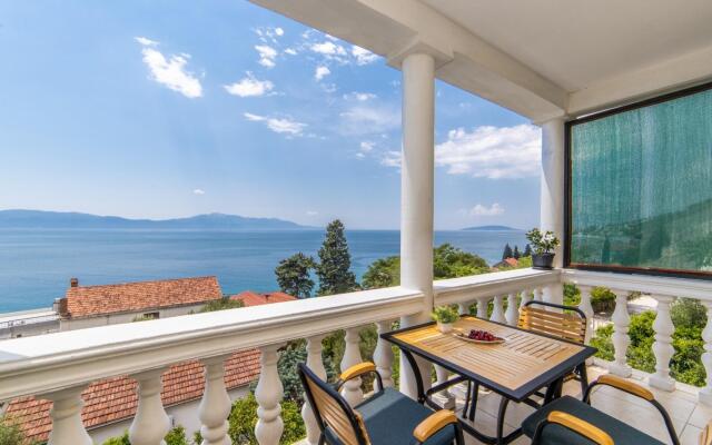 More - 60m From the sea - A3 Sime