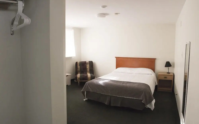 Asessippi Inn