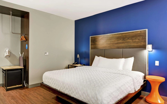 Tru by Hilton Middletown