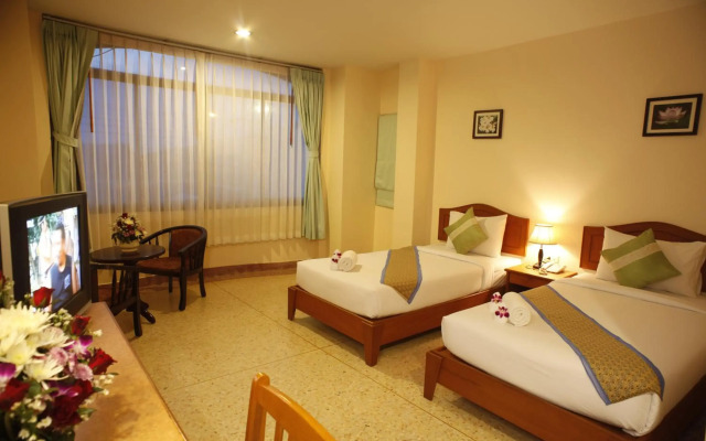 Sripet Hotel