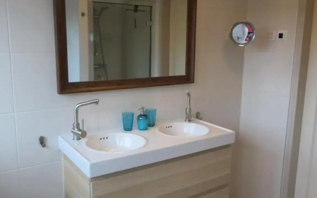 Holiday apartment with free parking Boven Jan Enkhuizen