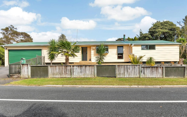 Lofty Te Haumi - Paihia Holiday Home