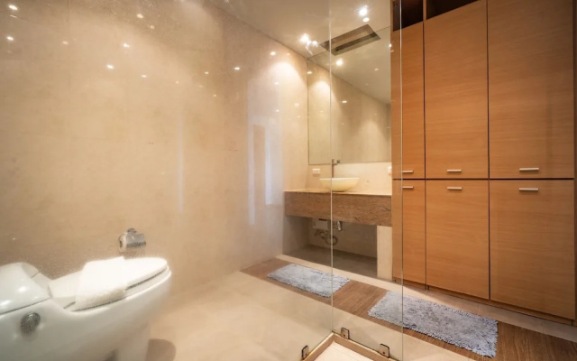 CAPITAL O890 The Royal Bay View Villas