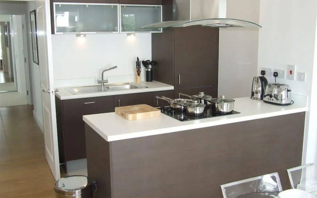 MAX Serviced Apartments Aldgate Wilson Tower