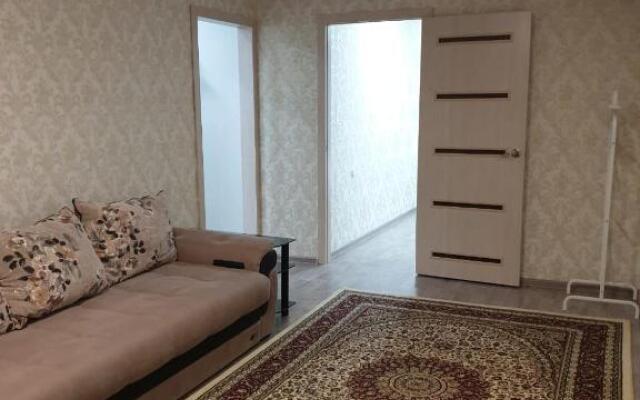 Apartment on Metallurgov 32