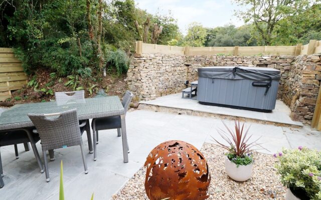 Littlecot, Holsworthy