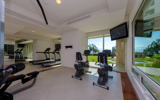 Beautiful Condo at Grand Venetian