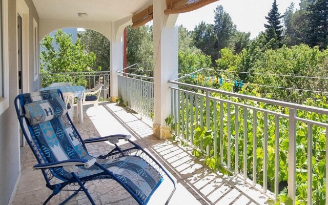 Awesome Apartment in Jasenice With Wifi and 2 Bedrooms