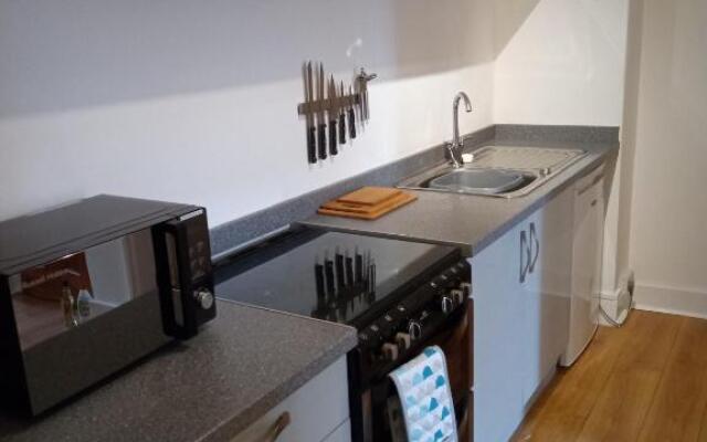 Ground Floor Barmouth Centre Apartment With Garden