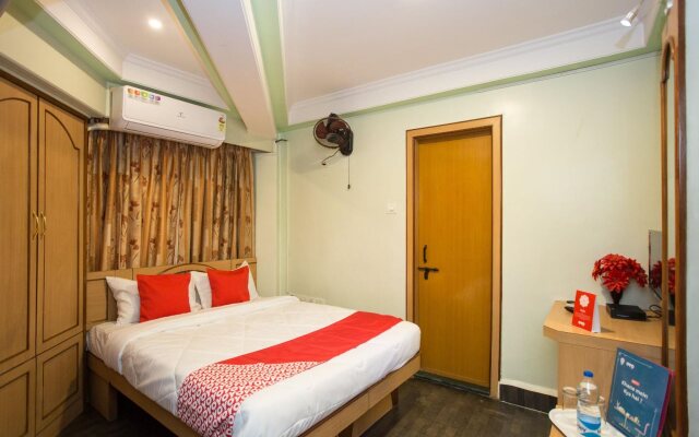 Padma Krishna Hotel