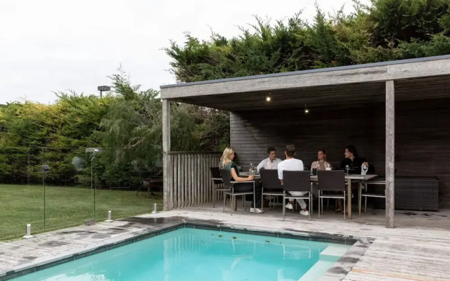 Luxury Portsea Sanctuary Gas Heat Pool Gardens