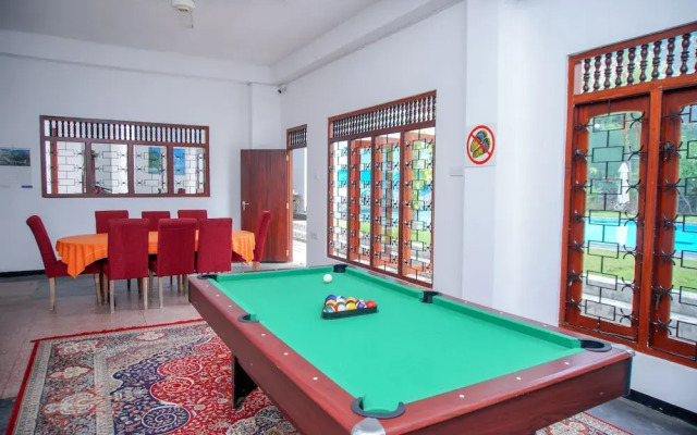 OYO 328 Machan Lanka Hotel