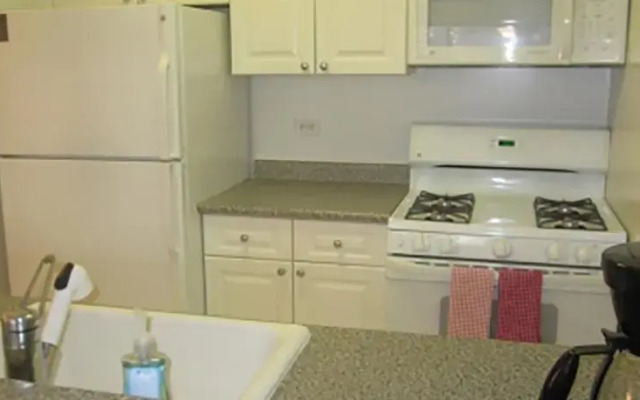 One Bedroom Apartment Near Times Square