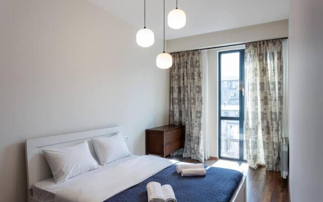 Stylish 2 BR Apartment on Chavchavadze Avenue