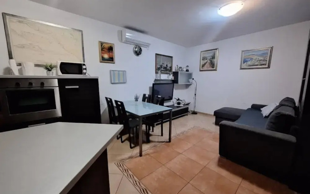 Peaceful Island Haven With Pool, BBQ & Games Area