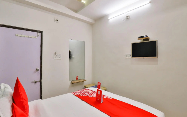 Shreenath by OYO Rooms