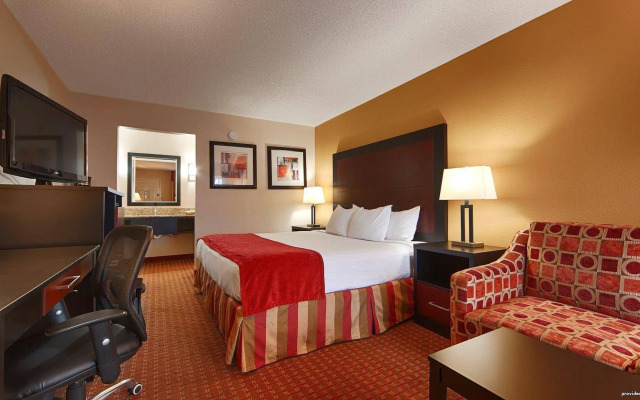 Clarion Pointe Independence - Kansas City