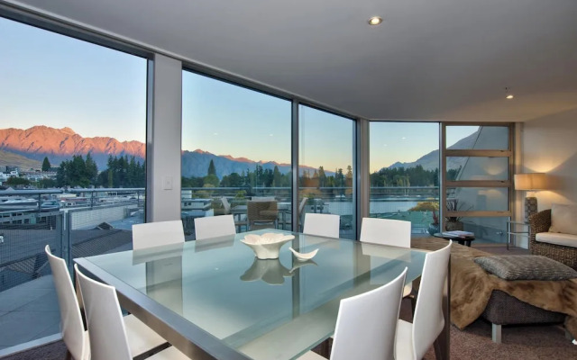 Bay View Condo by Staysouth