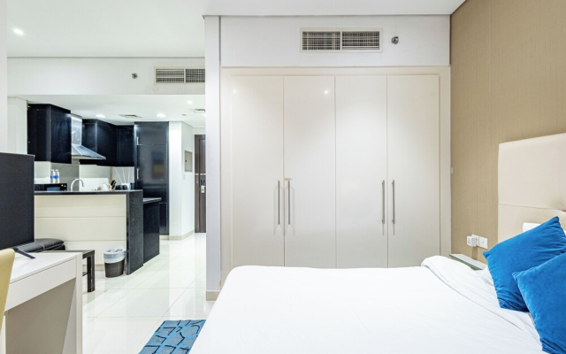 SuperHost - Chic Studio on the 16th Floor in Business Bay