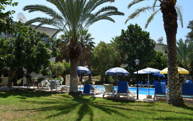 Odysseas and Eleni Hotel Apartments