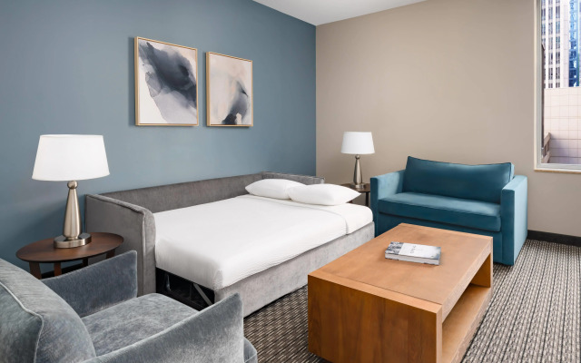 La Quinta Inn & Suites by Wyndham Chicago Downtown