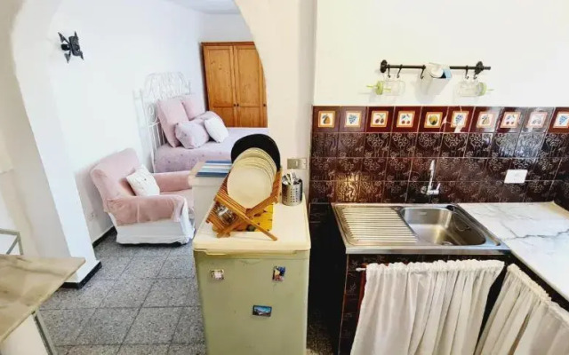 Jardines Salema cerca del mar