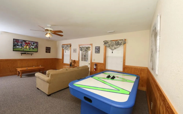 Walnut Grove 2 3 Br cabin by RedAwning