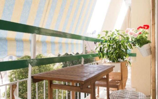 Nephiria, Live like a local next to Acropolis