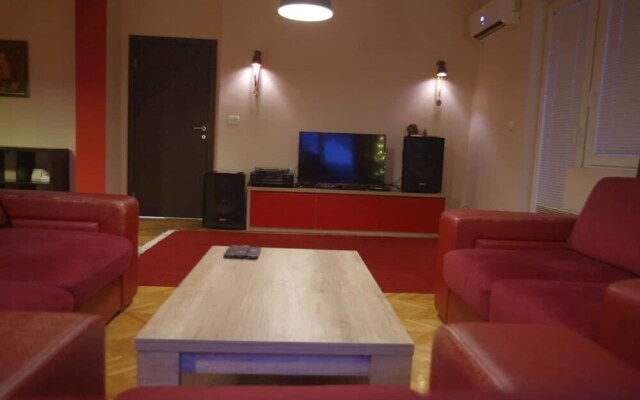 Grande House
