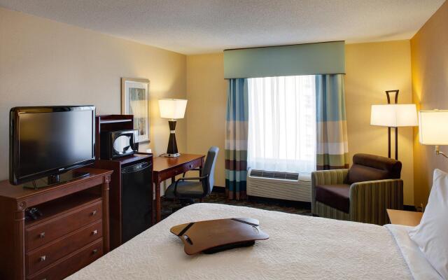 Hampton Inn & Suites by Hilton Toronto Airport