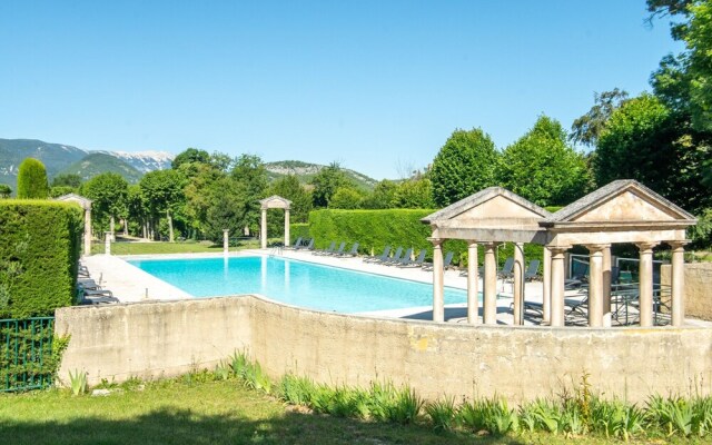 Cozy Apartment in Drome with Pool