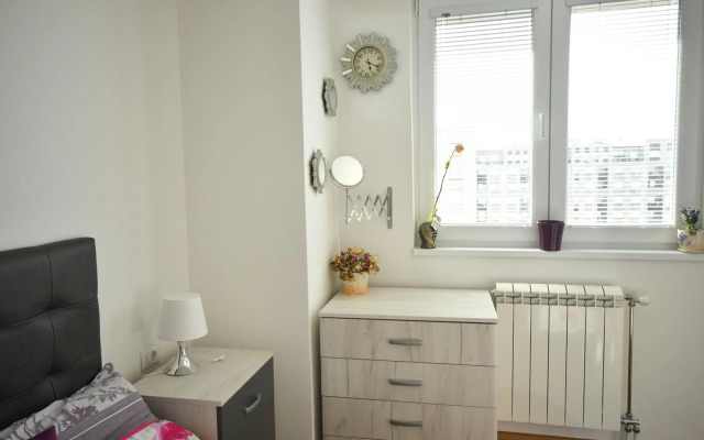 New, Modern & Luxury Apartment in the City