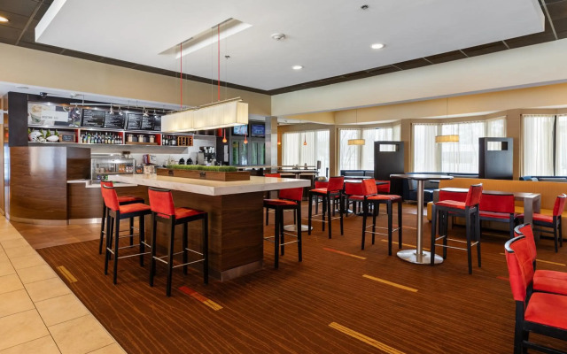 Courtyard by Marriott Toledo Airport Holland