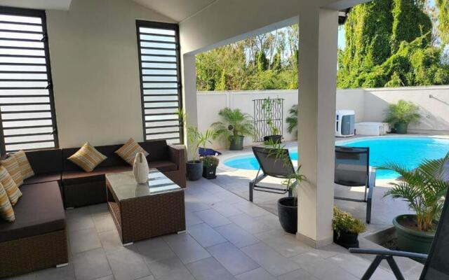 luxury cheerful 4 bedrooms villa in Calodyne