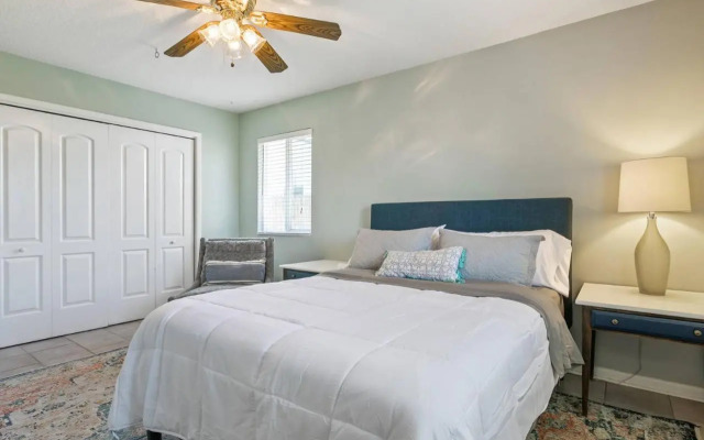 Beach Bungalow 700