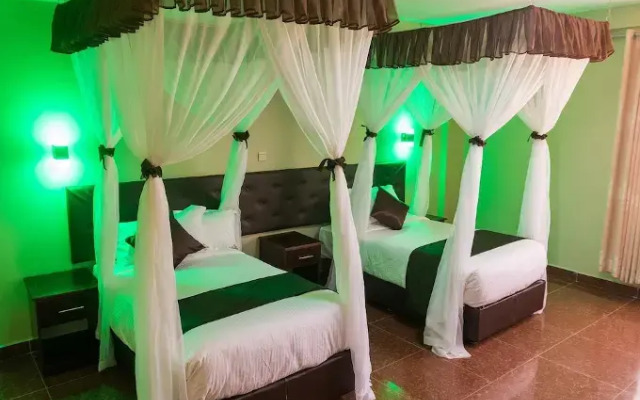 Maxland Hotel