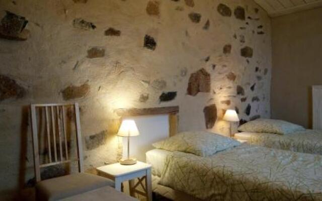 La Pierre Folle Chambres dHôtes