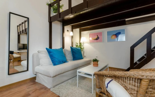 Quiet Cozy Apartment in Party Street e1