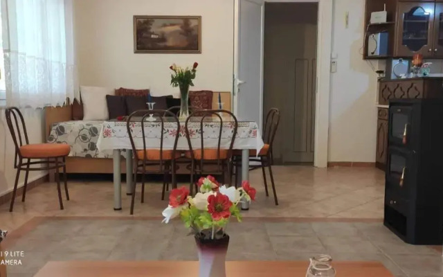 Aggelikh House